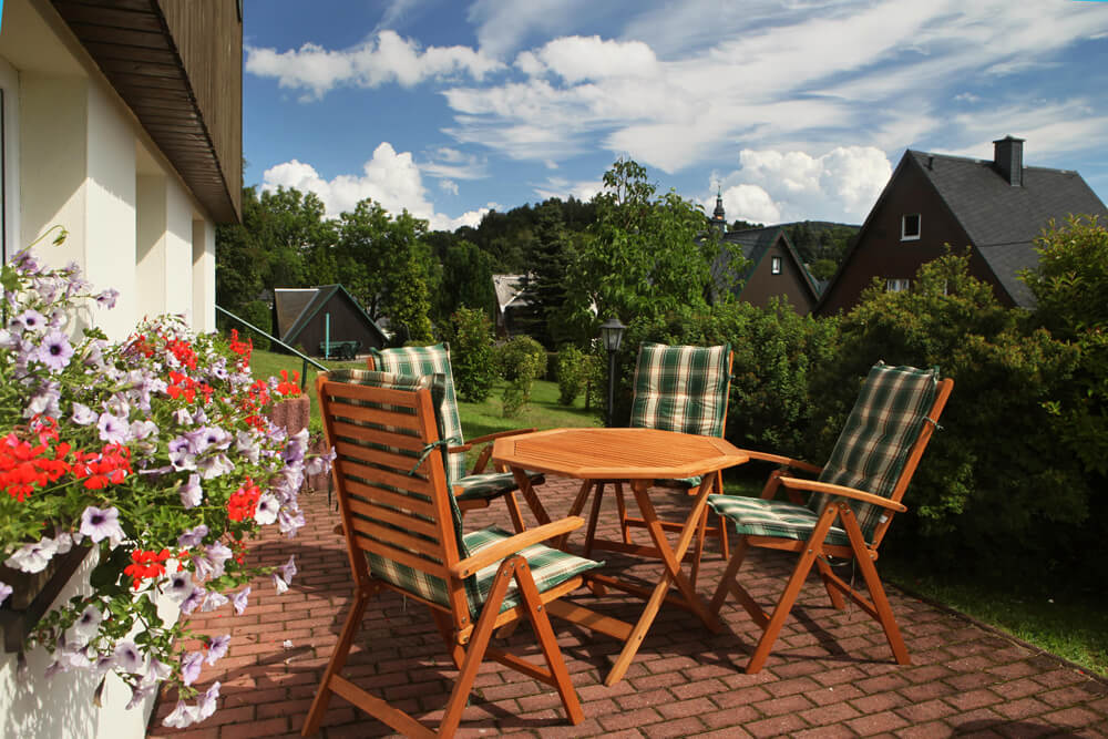 Ferienwohnung Kühnhardt Terrasse im Garten